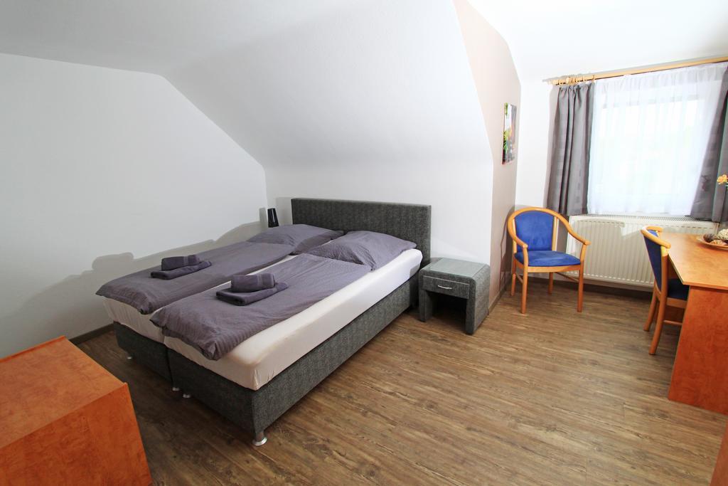 Hotel Sonnenhof Зиндельфинген Номер фото