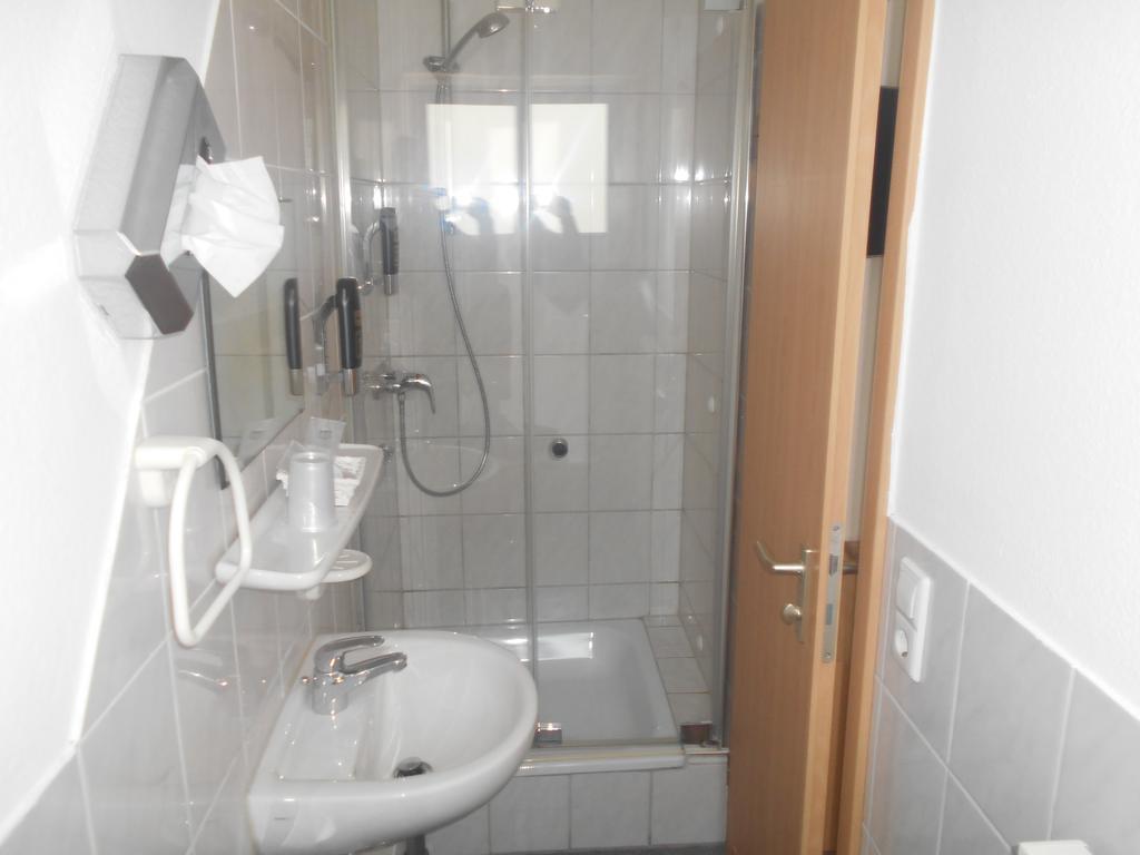 Hotel Sonnenhof Зиндельфинген Экстерьер фото